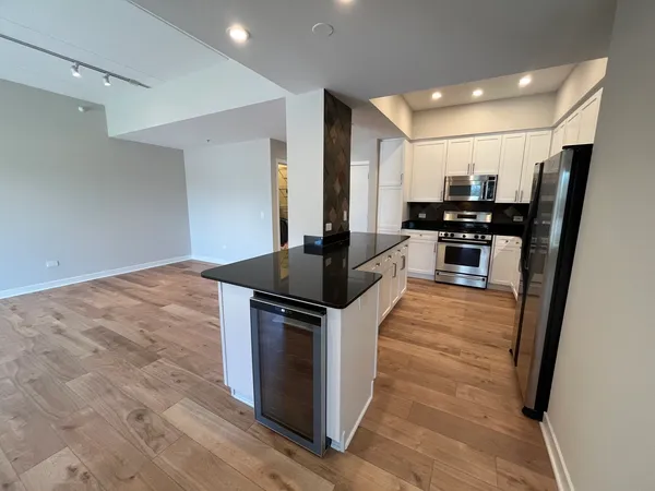 $395,000 | 40 East Northwest Highway, Unit 202, Mount Prospect, IL 60056