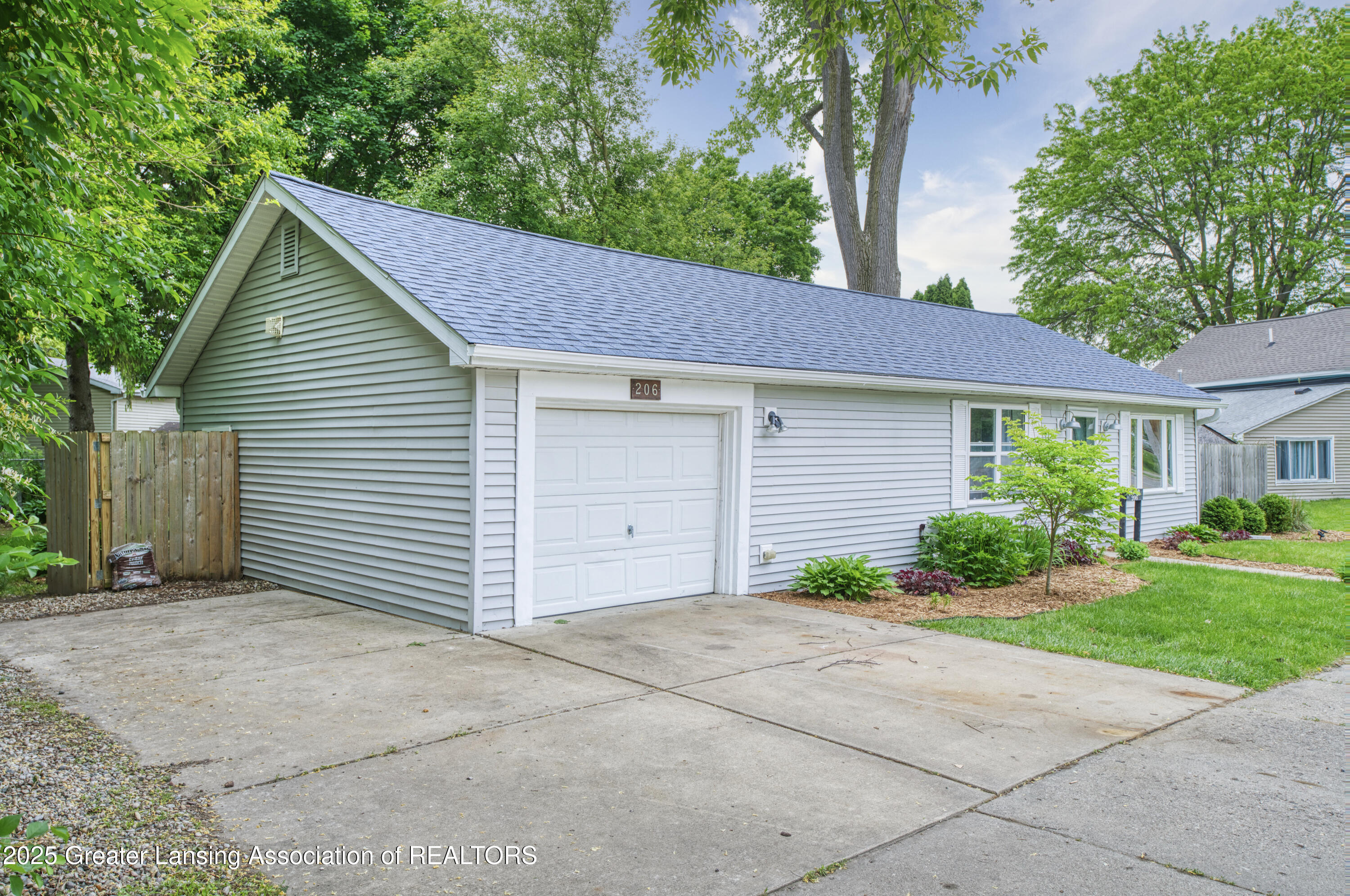 206 Okemos Road Mason, MI 48854 - Photo 15 of 19 DSC02153_3