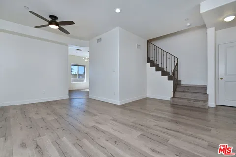 $599,000 | 8800 Etiwanda Avenue, Unit 7, Northridge, CA 91325