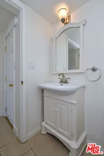 $599,000 | 8800 Etiwanda Avenue, Unit 7, Northridge, CA 91325