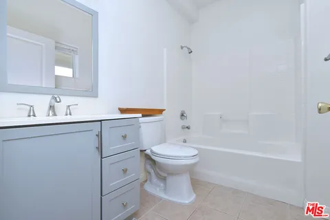 $599,000 | 8800 Etiwanda Avenue, Unit 7, Northridge, CA 91325