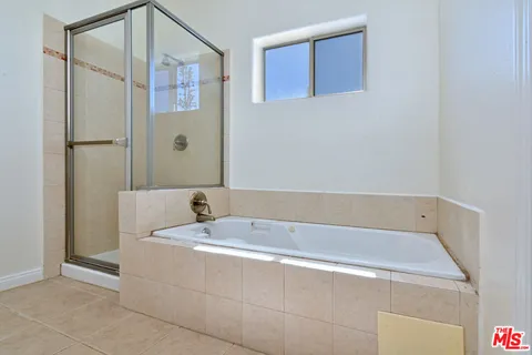 $599,000 | 8800 Etiwanda Avenue, Unit 7, Northridge, CA 91325