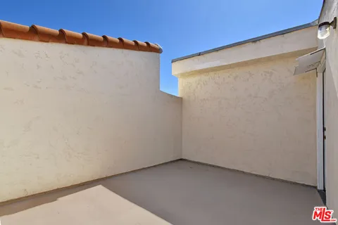 $599,000 | 8800 Etiwanda Avenue, Unit 7, Northridge, CA 91325