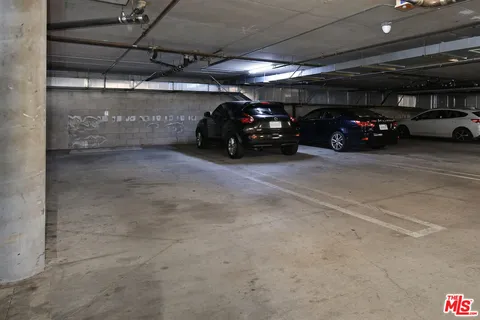 $599,000 | 8800 Etiwanda Avenue, Unit 7, Northridge, CA 91325