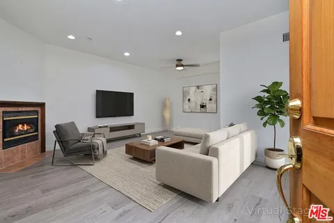 $599,000 | 8800 Etiwanda Avenue, Unit 7, Northridge, CA 91325