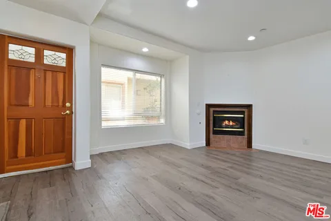 $599,000 | 8800 Etiwanda Avenue, Unit 7, Northridge, CA 91325