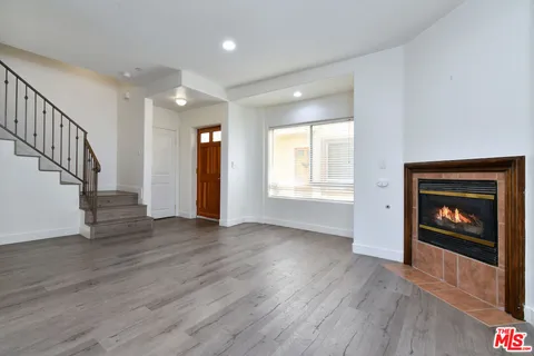 $599,000 | 8800 Etiwanda Avenue, Unit 7, Northridge, CA 91325