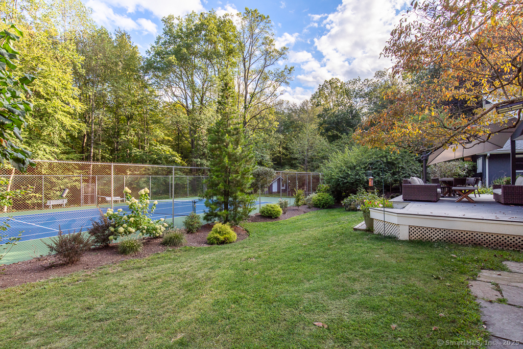 5 Mohawk Lane Woodbridge, CT 06525 - Photo 28 of 28 a garden view with a seating space