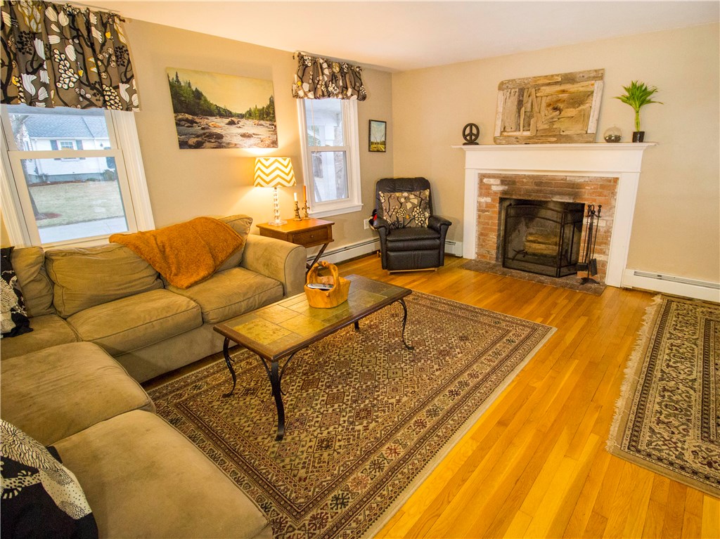 65 Linden Road Barrington, RI 02806 - Photo 10 of 27