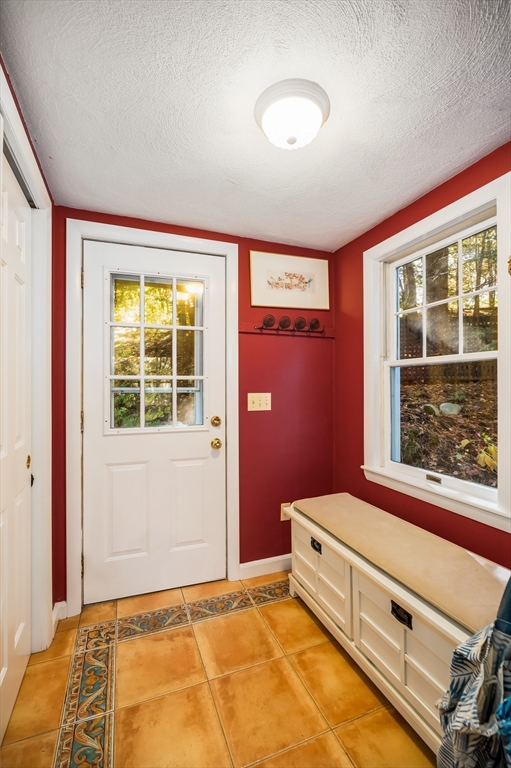 92 Pleasant Street Wenham, MA 01984 - Photo 9 of 36