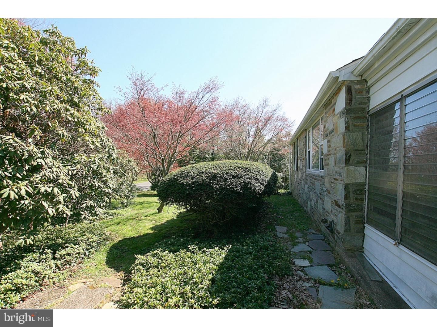 1062 Sorrel Road Huntingdon Valley, PA 19006 - Photo 2 of 19 Exterior