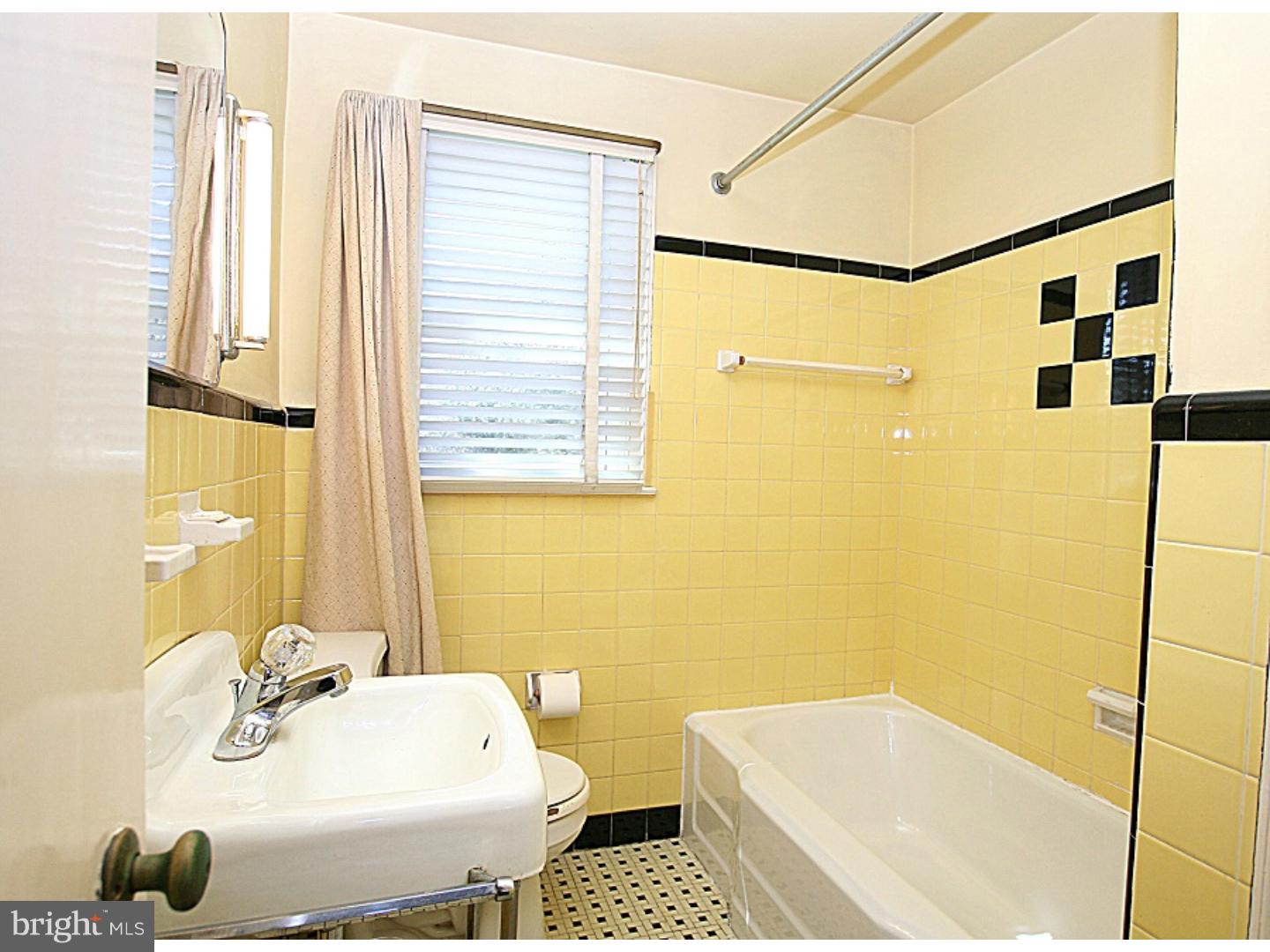 1062 Sorrel Road Huntingdon Valley, PA 19006 - Photo 17 of 19 Bathroom