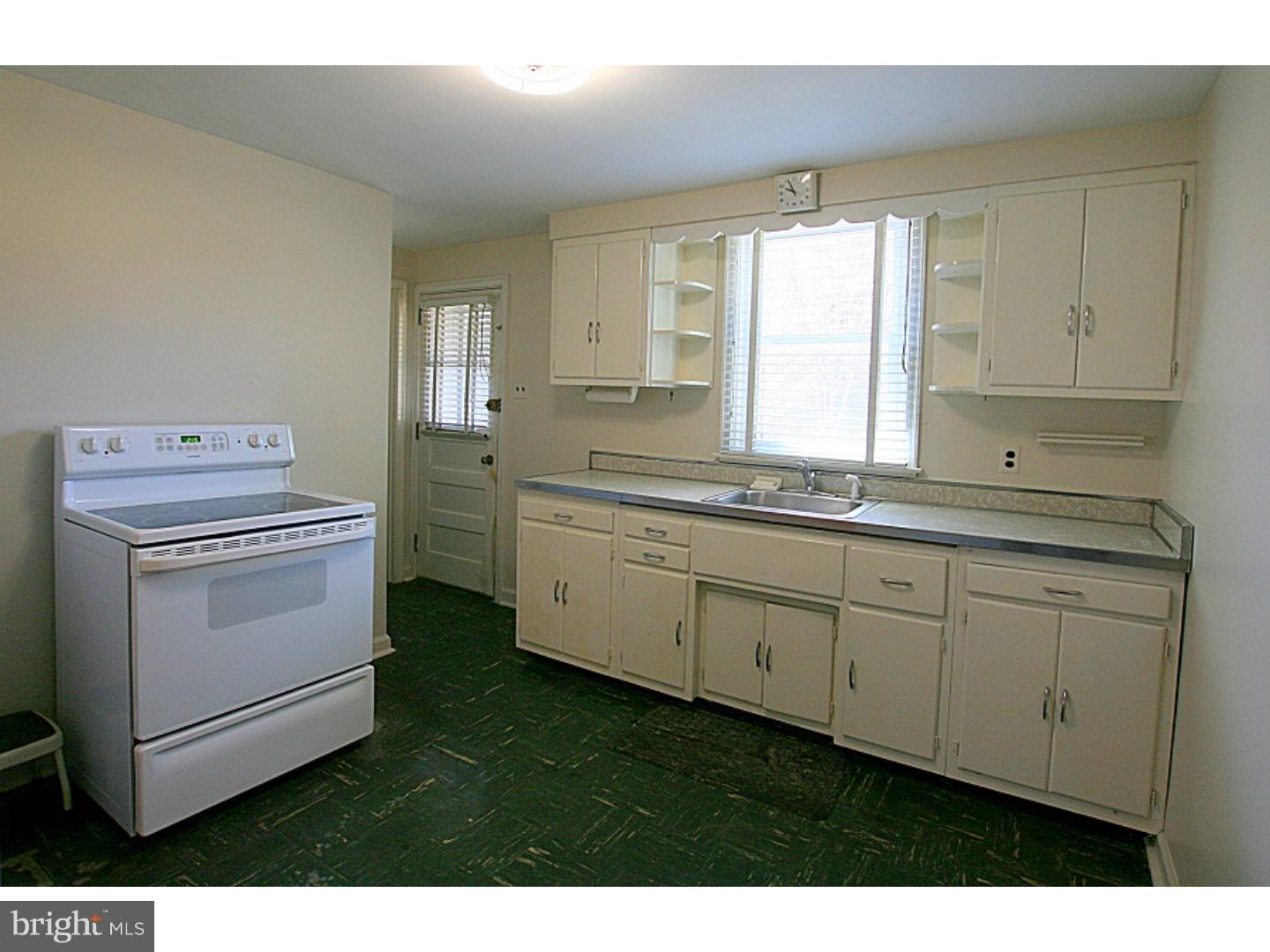 1062 Sorrel Road Huntingdon Valley, PA 19006 - Photo 7 of 19 Kitchen