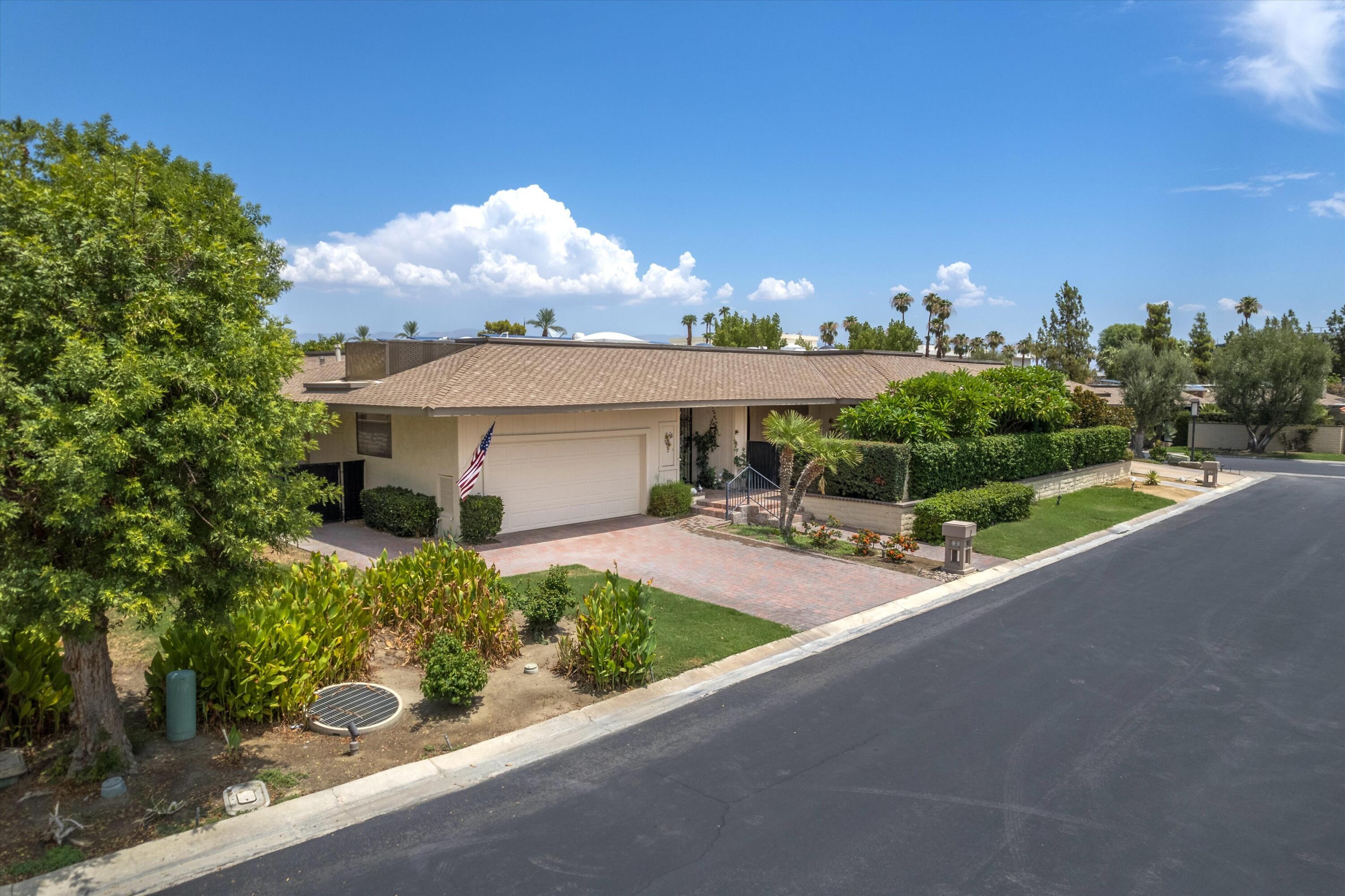 2 Lehigh Court Rancho Mirage, CA 92270 - Photo 2 of 40 01-63415753