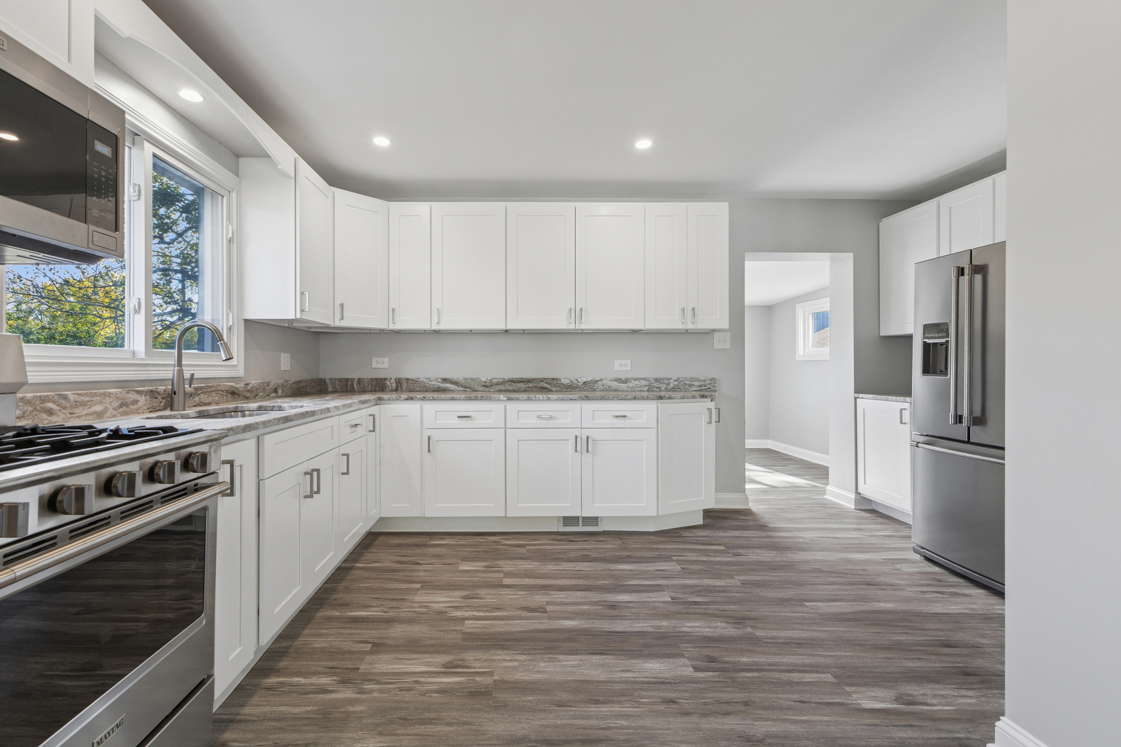 7705 Columbia Drive Bridgeview, IL 60455 - Photo 7 of 25