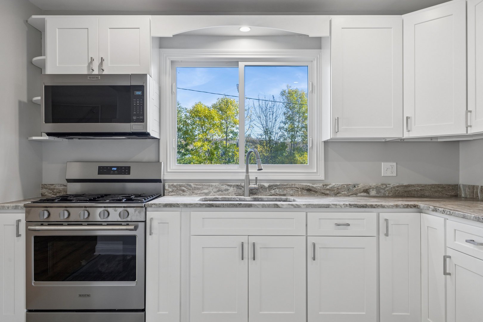 7705 Columbia Drive Bridgeview, IL 60455 - Photo 9 of 25