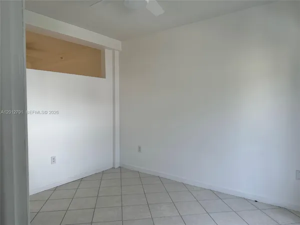 $2,000 | 3051 Southwest 27th Avenue, Unit 205, Miami, FL 33133