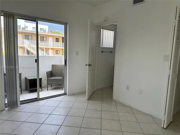 $2,000 | 3051 Southwest 27th Avenue, Unit 205, Miami, FL 33133