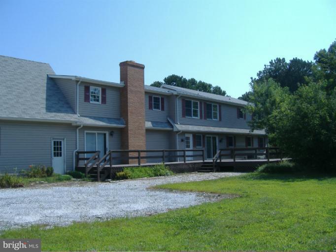 22611 Indian Point Road Bozman, MD 21612 - Photo 22 of 29 parking and deck