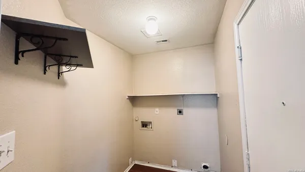 $1,795 | 8851 Kestrel Oak, Converse, TX 78109