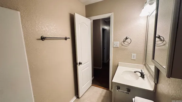 $1,795 | 8851 Kestrel Oak, Converse, TX 78109