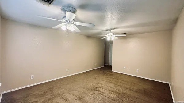 $1,795 | 8851 Kestrel Oak, Converse, TX 78109