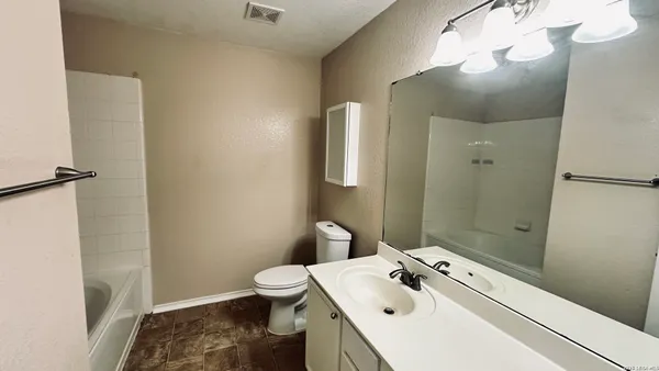 $1,795 | 8851 Kestrel Oak, Converse, TX 78109