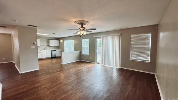 $1,795 | 8851 Kestrel Oak, Converse, TX 78109