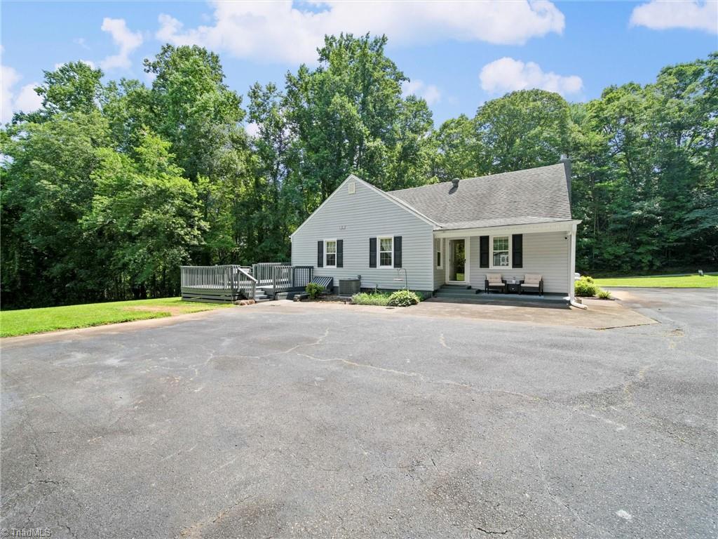 151 Hill Street Elkin, NC 28621 - Photo 6 of 27