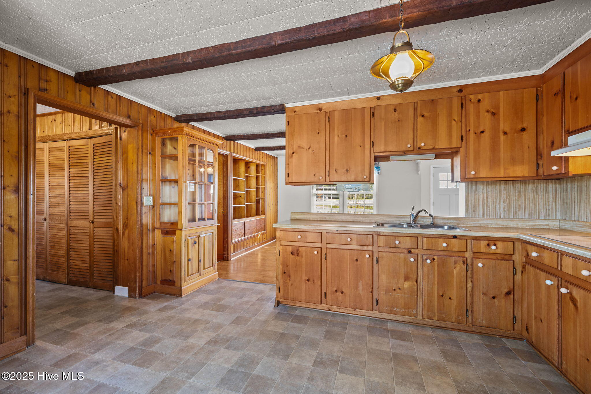 2255 Highway 70 Beaufort, NC 28516 - Photo 13 of 38 Kitchen