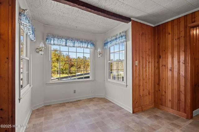 $279,500 | 2255 Highway 70, Beaufort, NC 28516