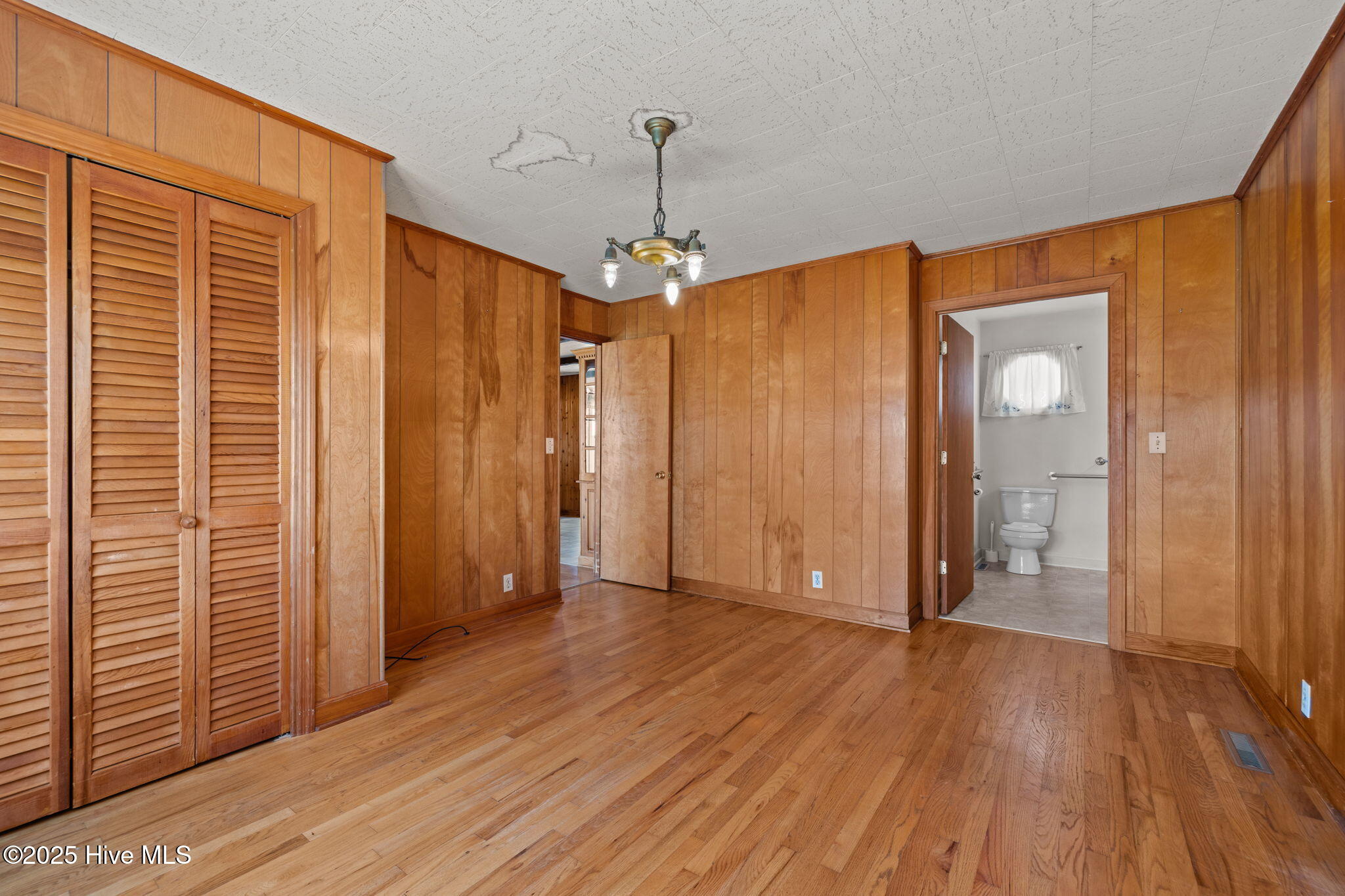 2255 Highway 70 Beaufort, NC 28516 - Photo 17 of 38 Primary bedroom