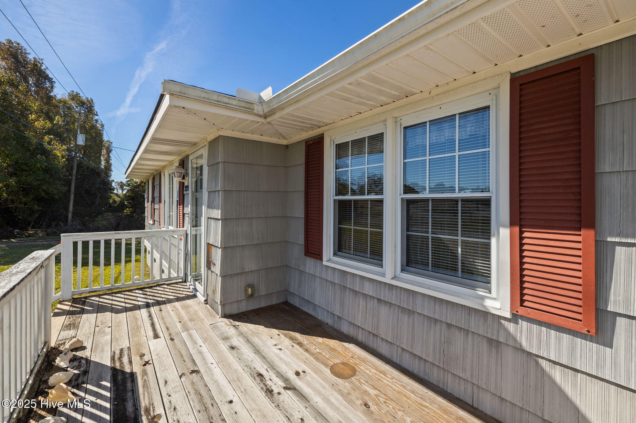 2255 Highway 70 Beaufort, NC 28516 - Photo 4 of 38 Front porch