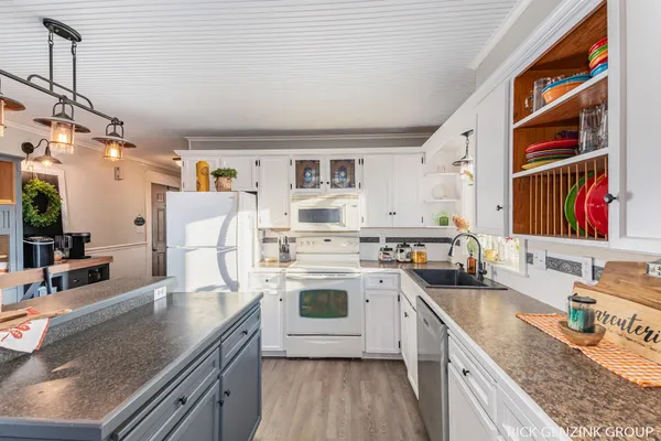$595,000 | 4421 135th Avenue, Hamilton, MI 49419