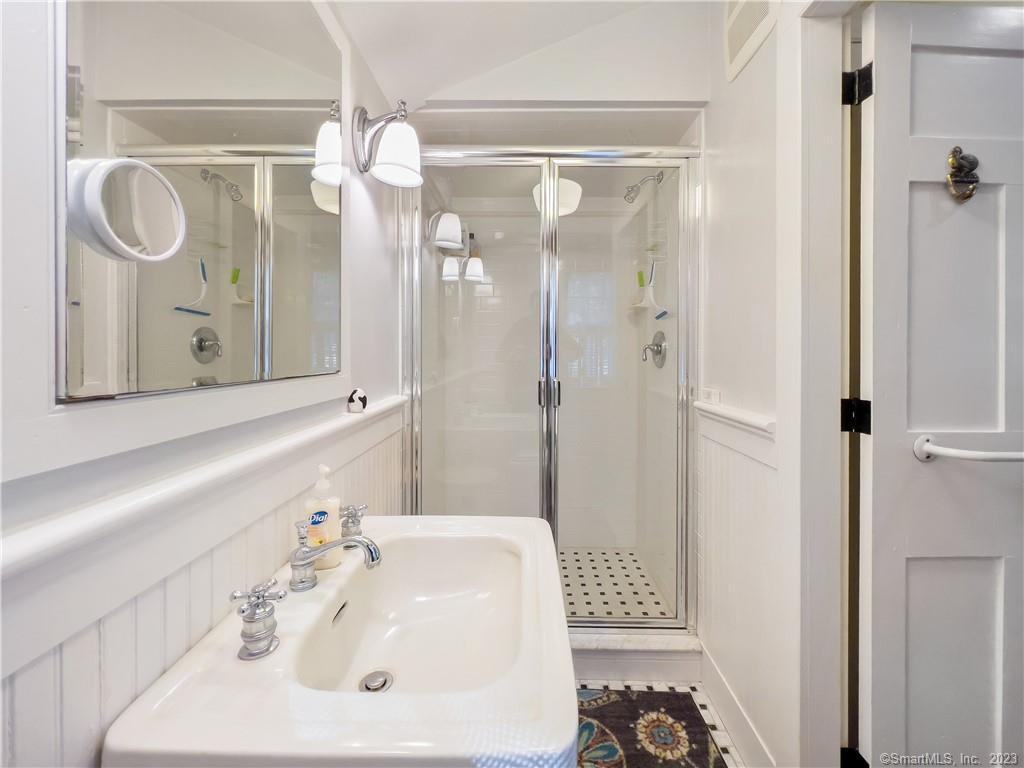 81 Currituck Road Newtown, CT 06470 - Photo 15 of 40