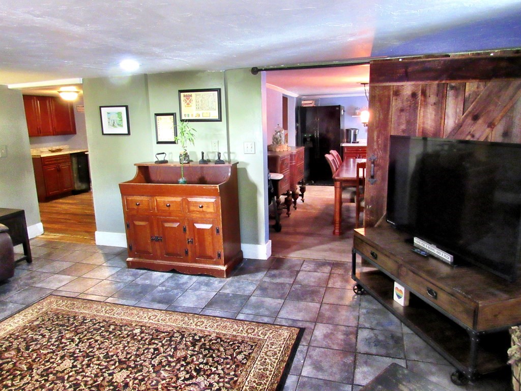 14 Pleasant Street Warren, MA 01092 - Photo 11 of 38 Gallery Image 11