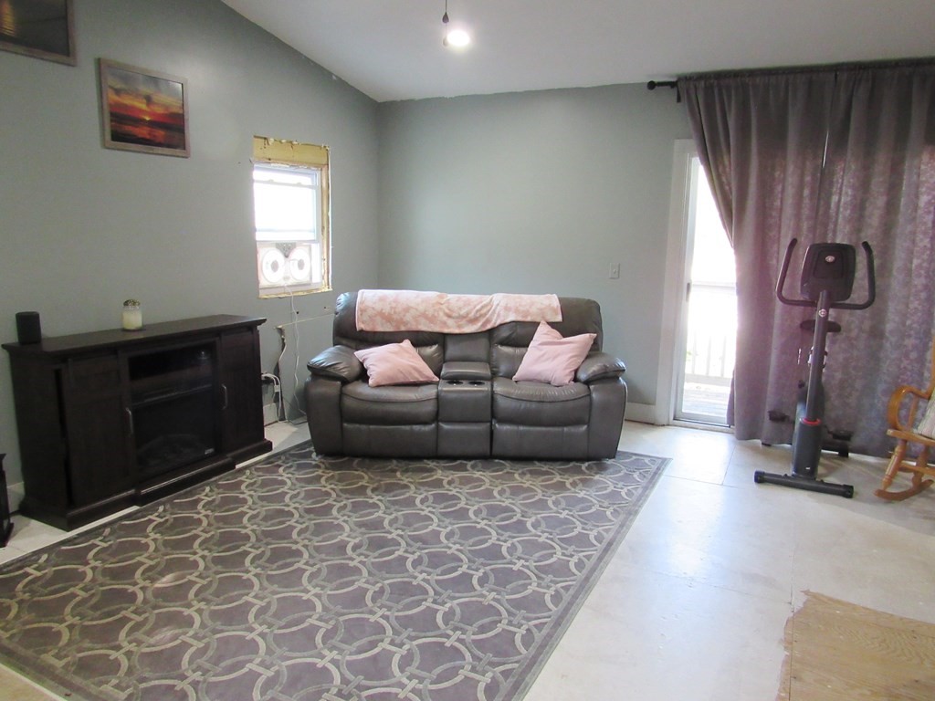 14 Pleasant Street Warren, MA 01092 - Photo 24 of 38 Gallery Image 24