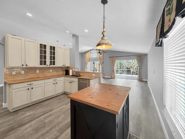 $3,300 | 829 Southeast Westminster Place, Stuart, FL 34997