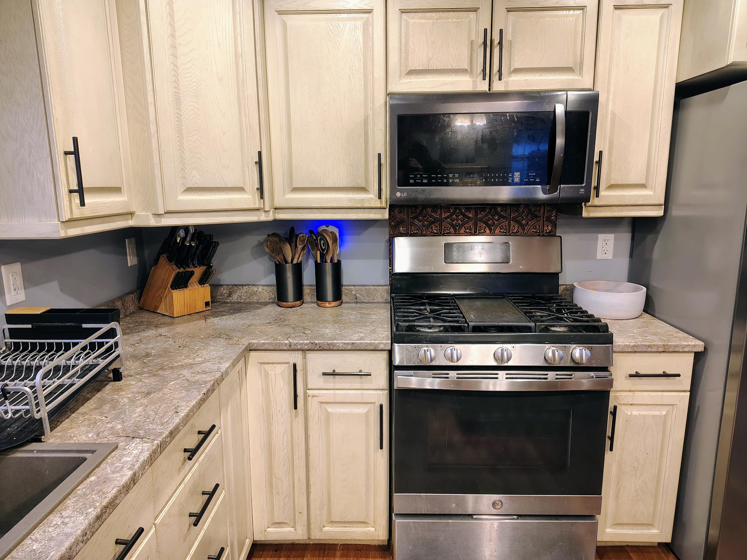 586 Upper-Charleston Road Charleston, ME 04422 - Photo 10 of 64 Kitchen Stove