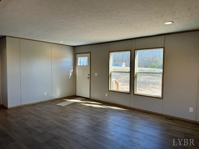 1035 Robin Road Brookneal, VA 24528 - Photo 5 of 16 Gallery Image 5