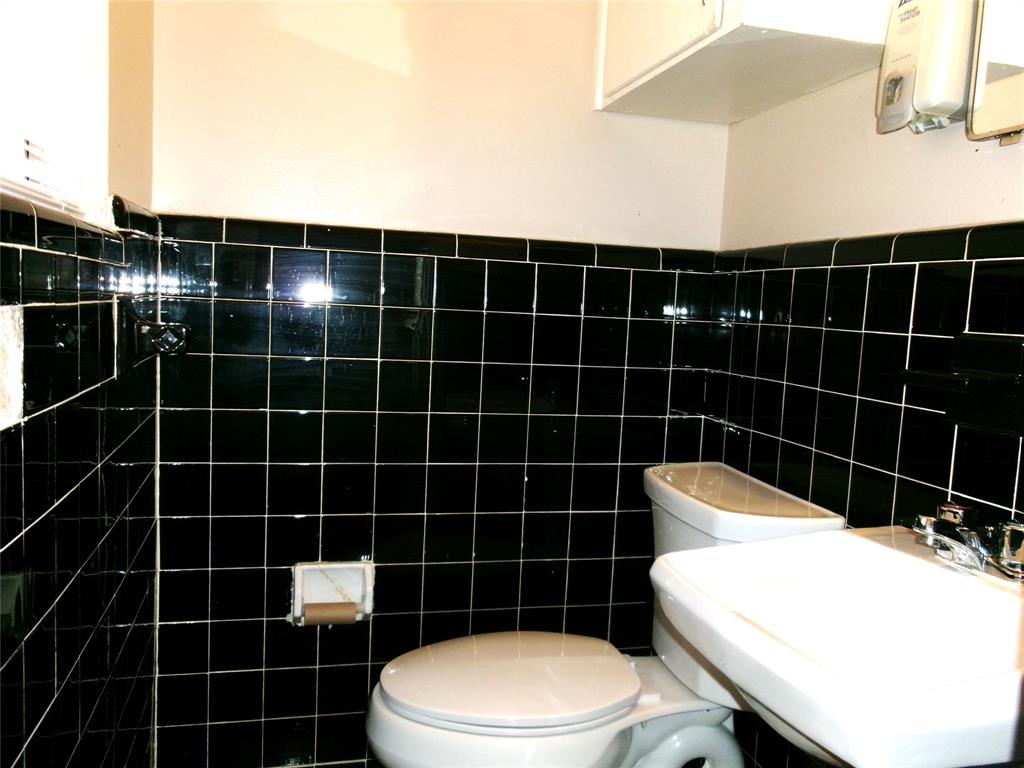 4204 Burke Road Fort Worth, TX 76119 - Photo 22 of 35 Gallery Image 22