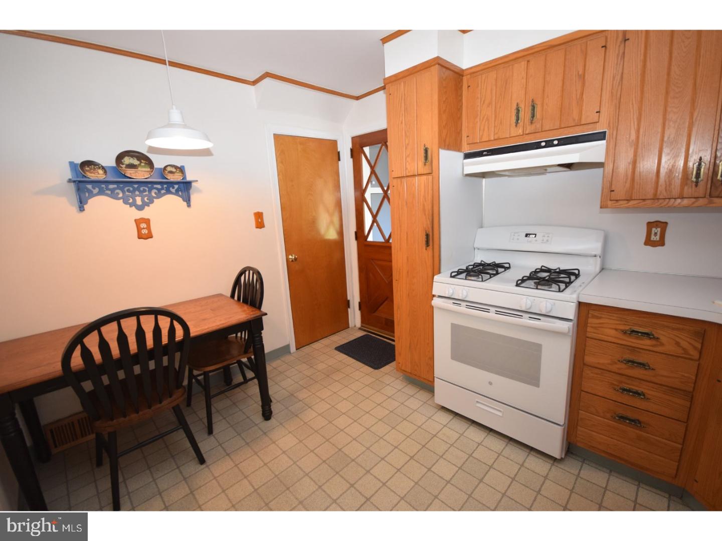 562 Evans Road Springfield, PA 19064 - Photo 11 of 22 Kitchen