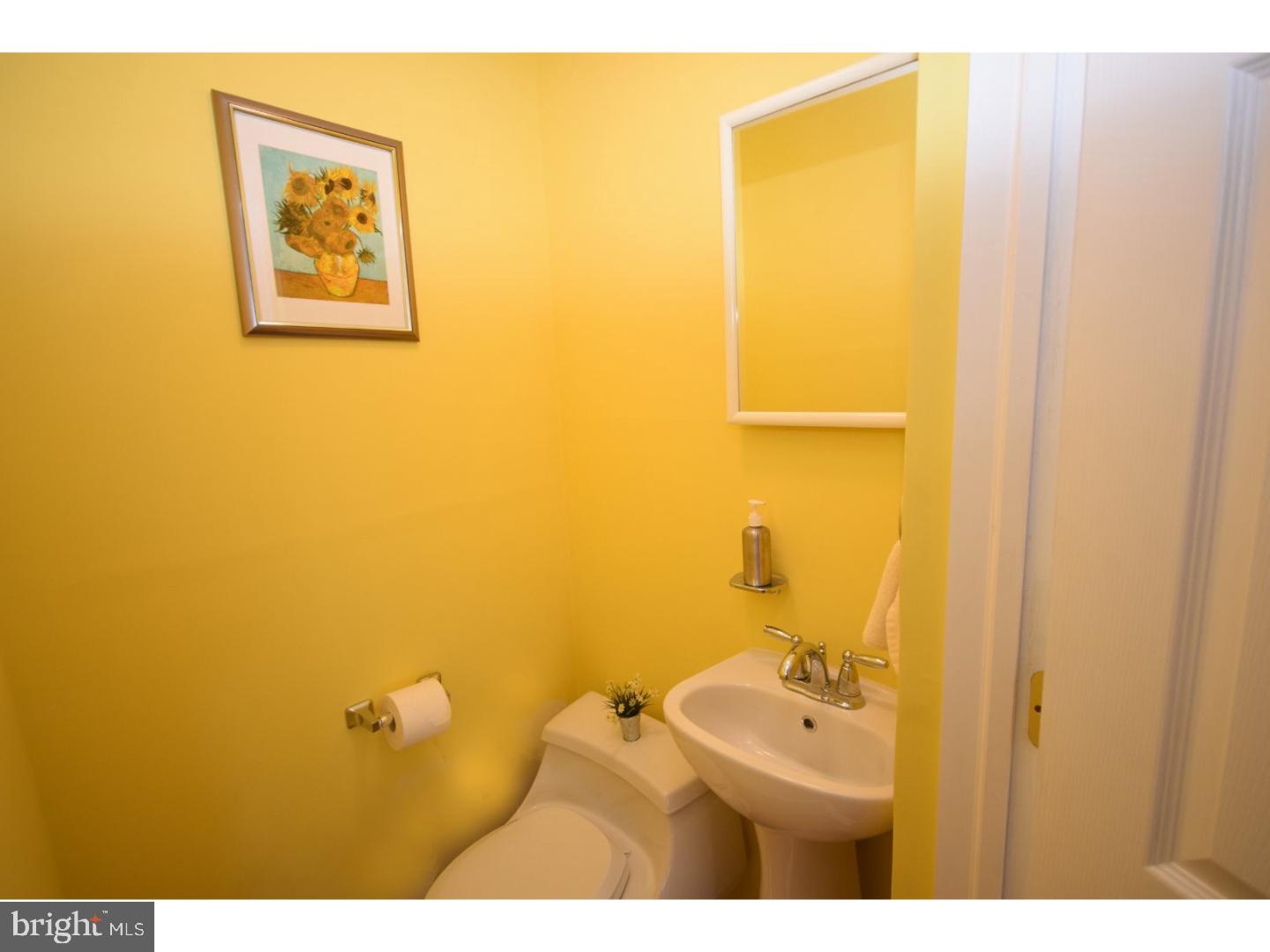 562 Evans Road Springfield, PA 19064 - Photo 14 of 22 Half Bath