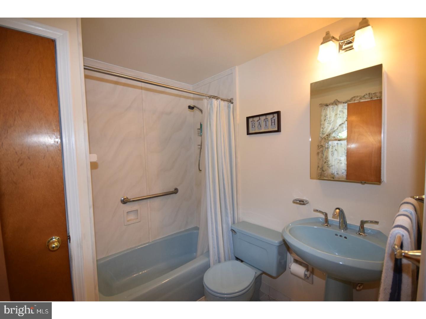 562 Evans Road Springfield, PA 19064 - Photo 16 of 22 Bathroom