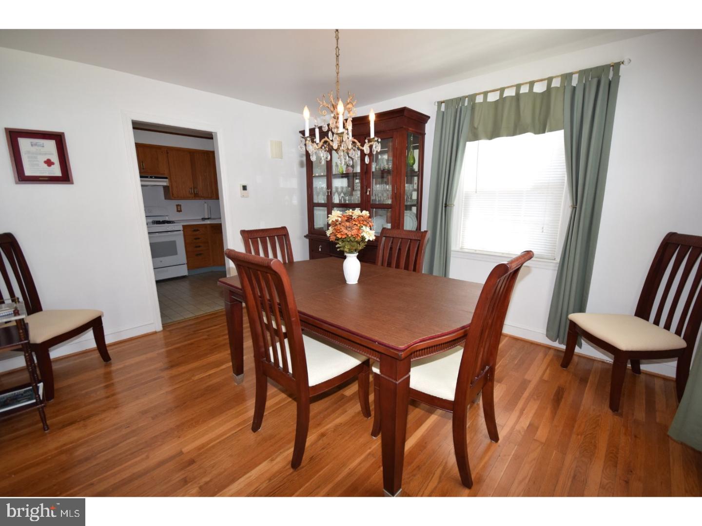 562 Evans Road Springfield, PA 19064 - Photo 8 of 22 Dining Room