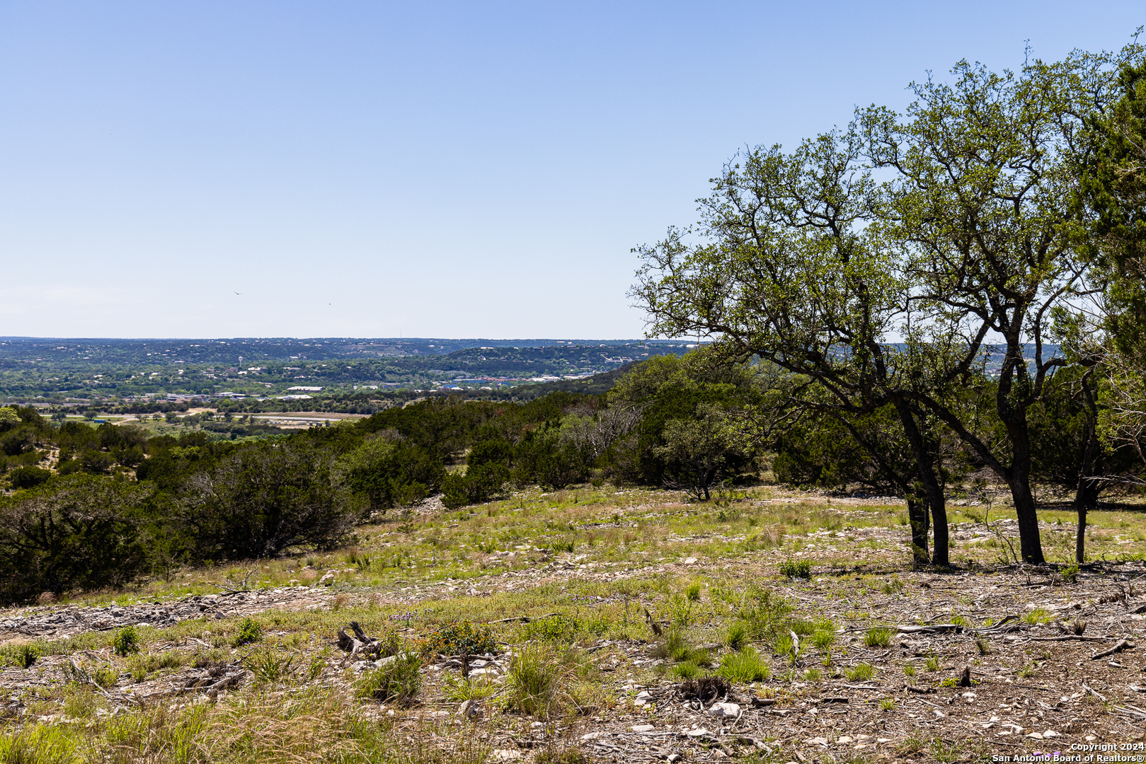 179 North Countless Views Drive Kerrville, TX 78003 - Photo 17 of 48