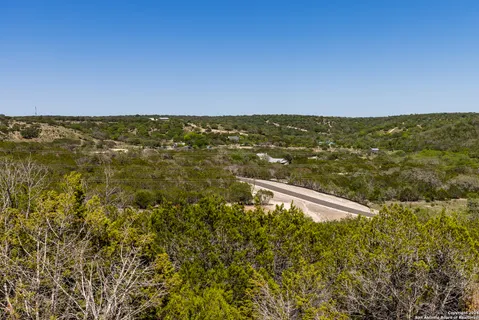 $899,000 | 179 North Countless Views Drive, Kerrville, TX 78003