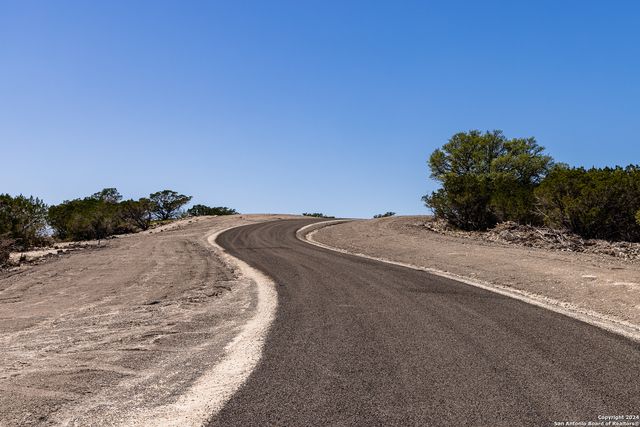 $899,000 | 179 North Countless Views Drive, Kerrville, TX 78003