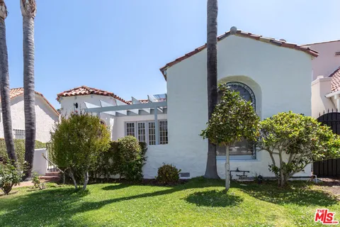 $6,500 | 146 North Citrus Avenue, Los Angeles, CA 90036