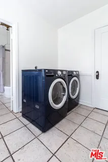 $6,500 | 146 North Citrus Avenue, Los Angeles, CA 90036